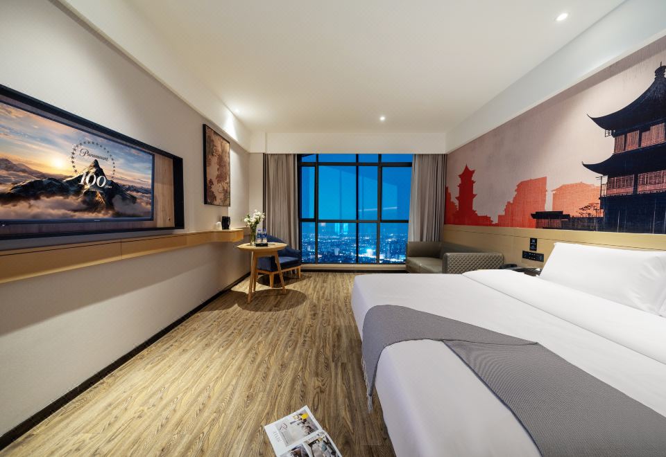 设计师尊享大床房（智能客控+落地大窗+遮光窗帘）