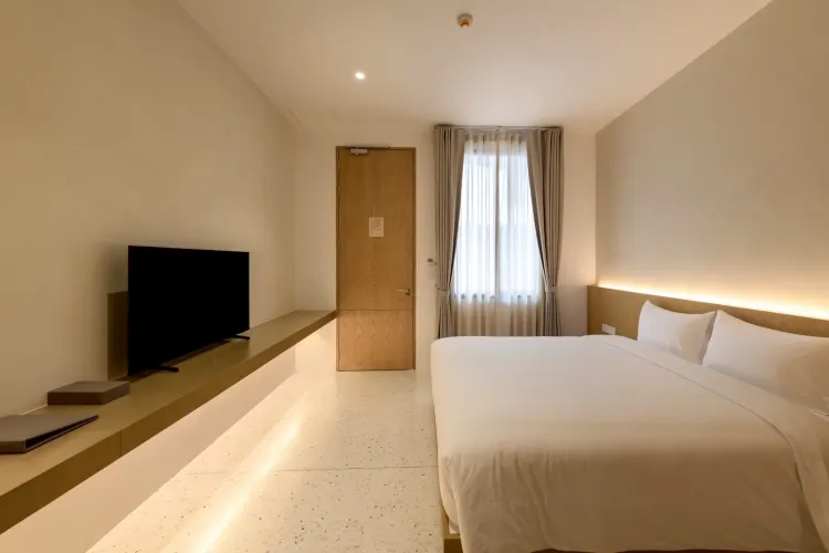 ห้องเตียงใหญ่วิวสวน