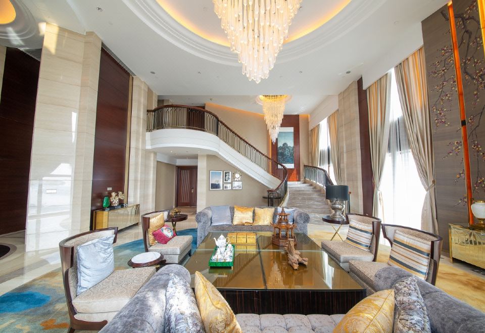 Crowne Plaza Guangzhou ZengchengDuplex Presidential Suite - With View (Top Floor)