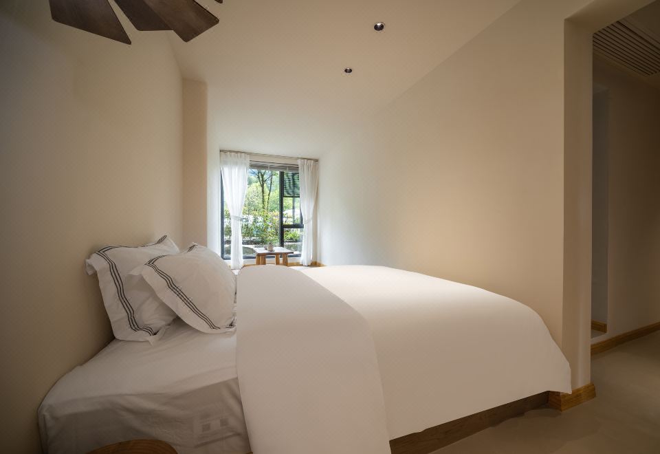 Qingcheng Mountain Qingwu HomestayFeatured Family Suite (Air conditioner, floor heating)