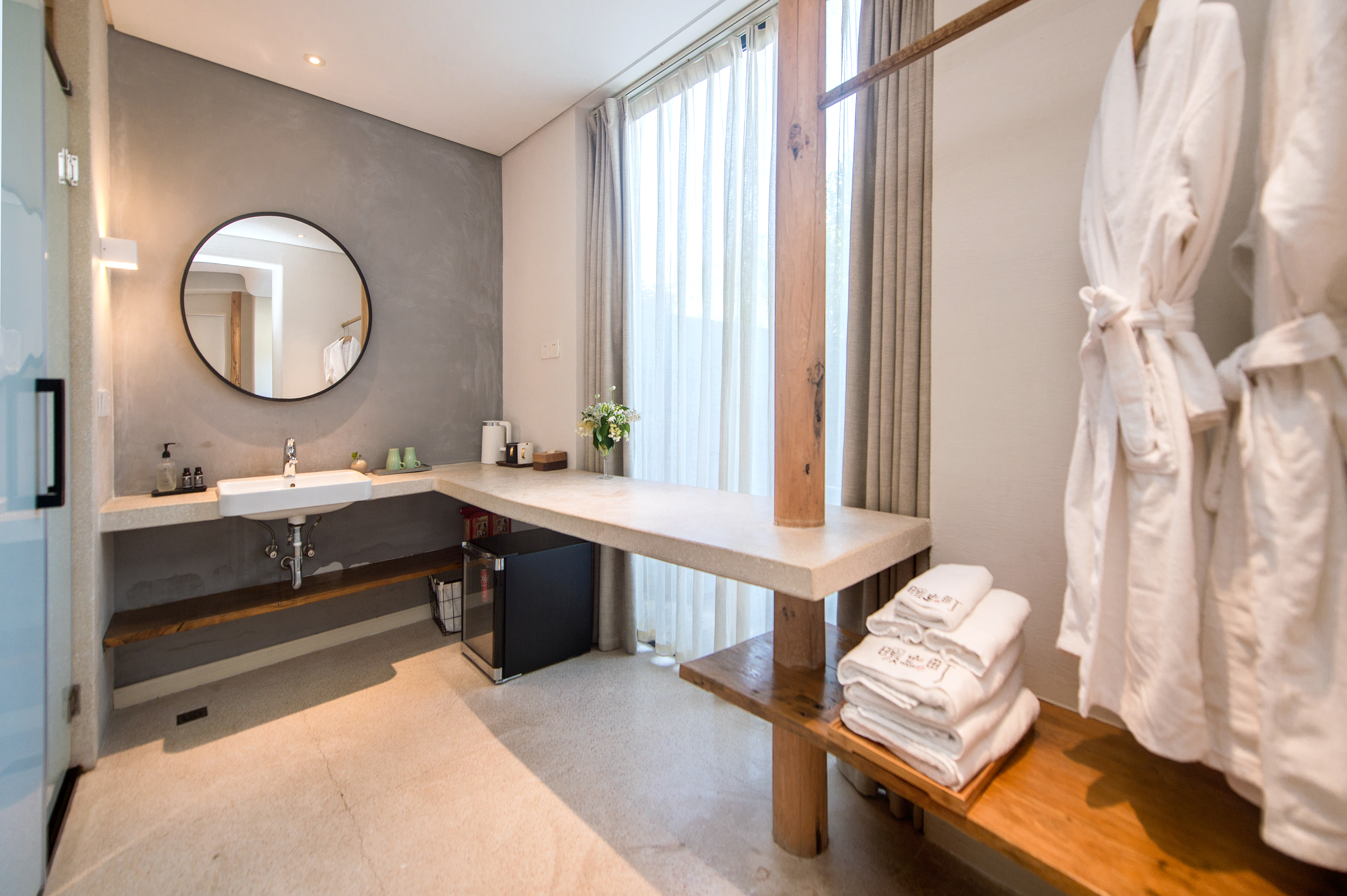 庭院亲子房（浴缸+智能马桶）