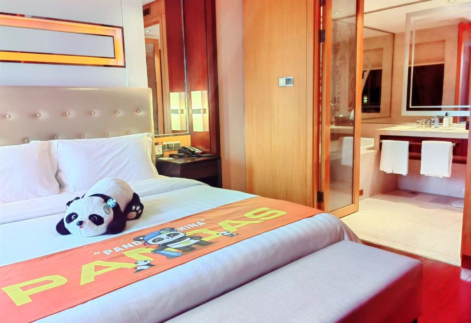 Lia! By Minyoun Chengdu Rezen Hotel (Chunxi Taikoo Li Store)Family-friendly Queen Room