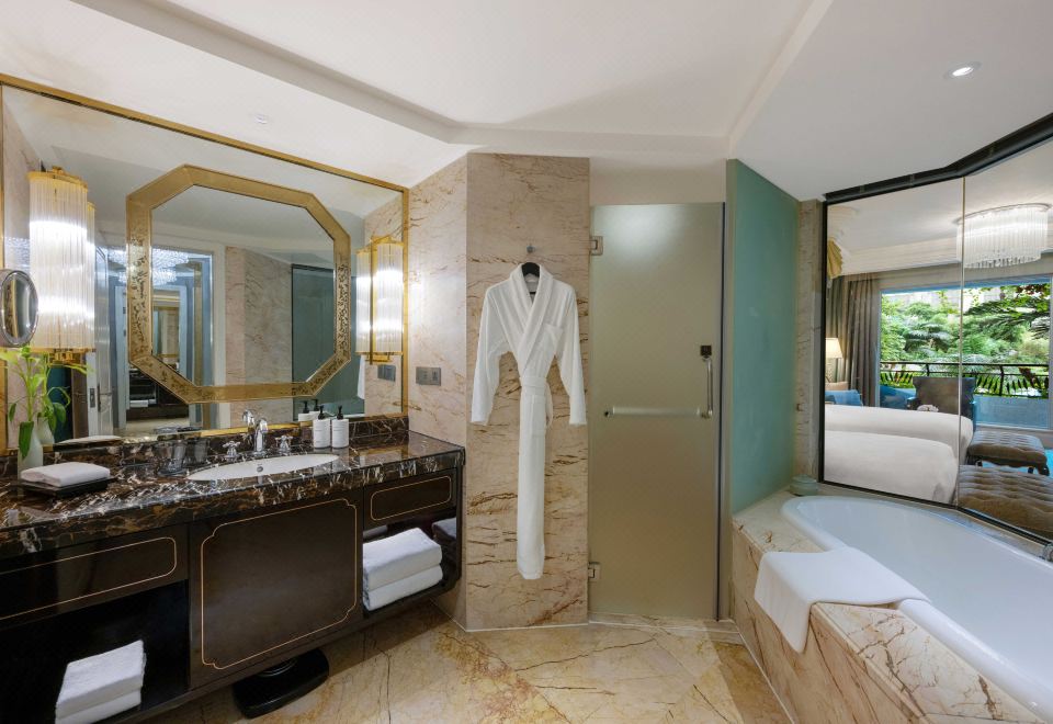 InterContinental Chengdu Global CenterPremium Lounge Access Room