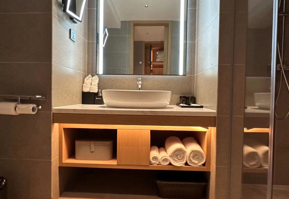 极萌小恐龙亲子大床房（主题布置+乐伴空间+小童玩具）