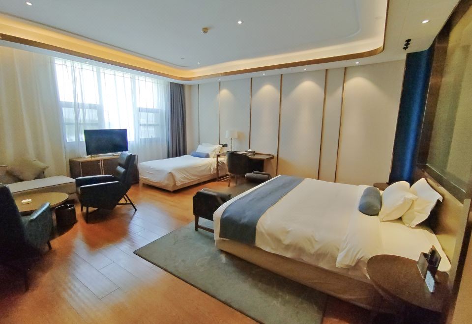 Huayang International HotelDeluxe Family Room
