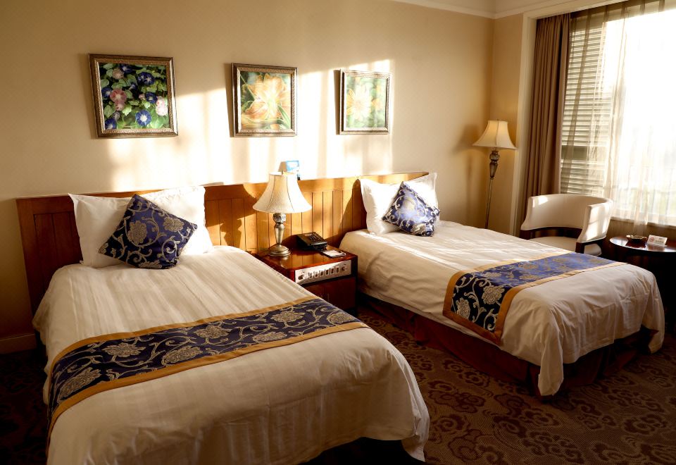 豪华湖景双床房