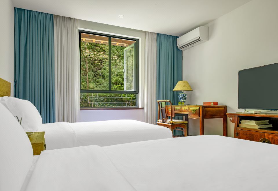2-bed Room With Courtyard View