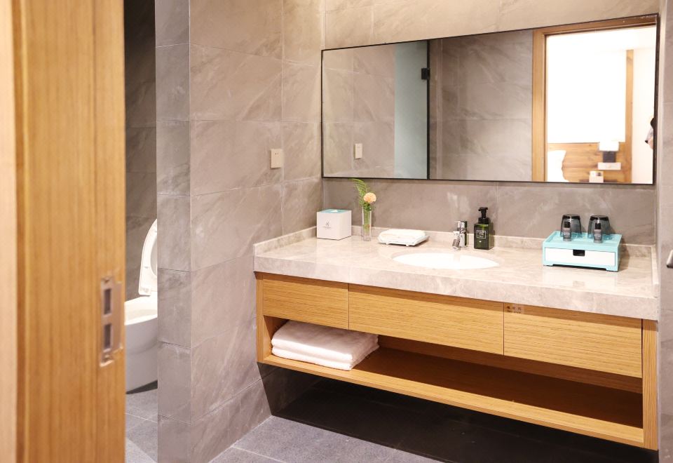 FUZHOU ROYAL HOT SPRING HOTEL & RESORTQingyun Pavilion - Tea House(one Bedroom, One Living Room+indoor Hot Spring Pool)