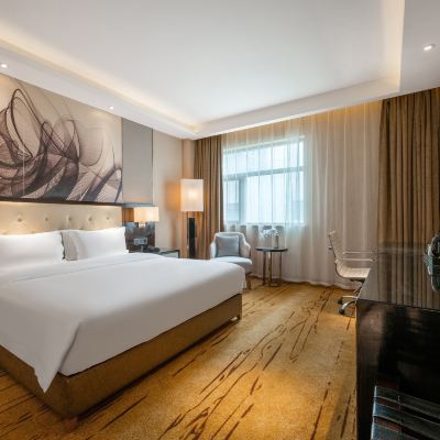 商務大床房A 和頤至格酒店（西寧海湖新區萬達廣場店）優惠