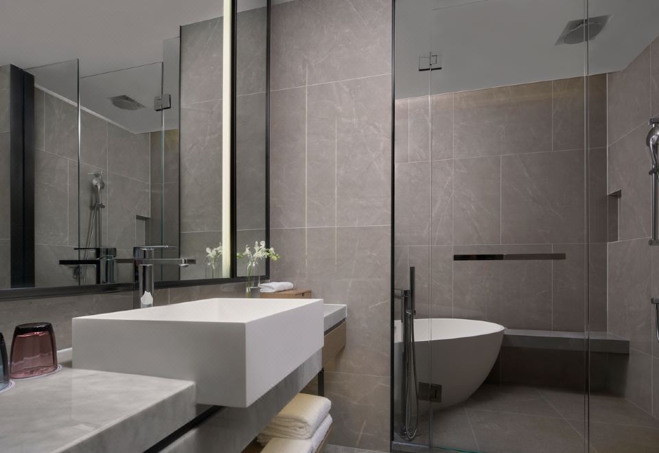 The Meixi Lake, Changsha Marriott Executive ApartmentsSuperior Queen Room