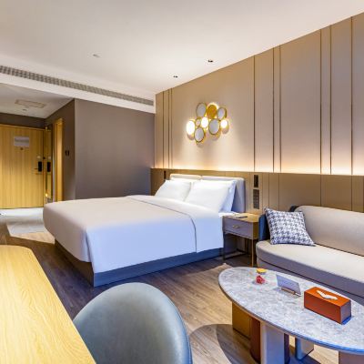 月若流金高級大床房 桔子飯店（昆明長水國際機場店）優惠