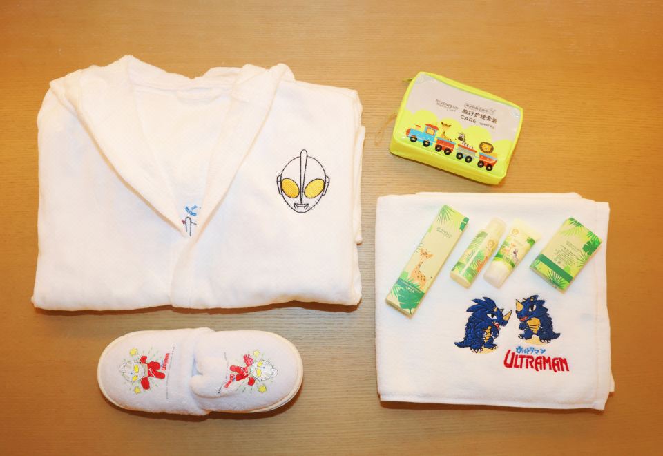 Sheraton Ningbo Xiangshan ResortUltraman Themed Sea-View Family Twin Bed Room