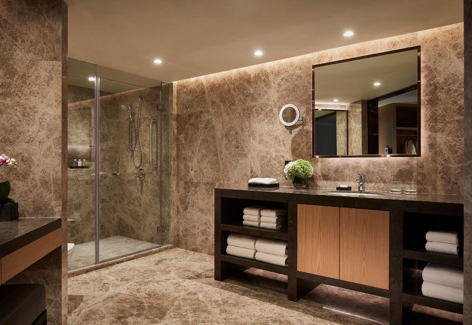 JW Marriott Hotel Hong KongHong Kong Suite