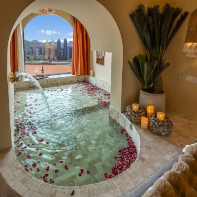 上階綠·高空湯池一線江景私湯大床房（智能馬桶、乳膠床墊，洗衣機，投影儀，冰箱） 山水間江景設計師民宿（解放碑洪崖洞店）優惠