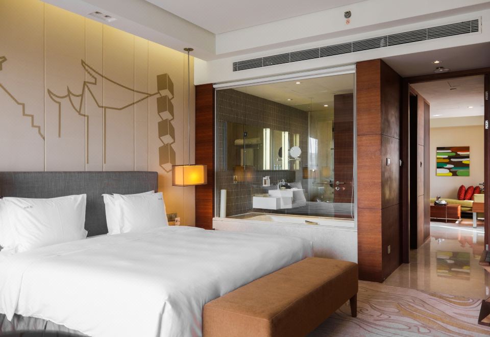 Holiday Inn Shanghai HongqiaoHoliday Inn Superior Suite