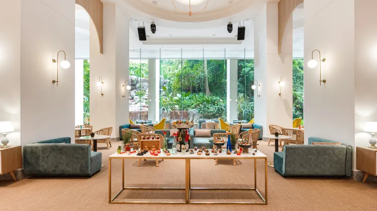 フラマ リバーフロント 食事・レストラン