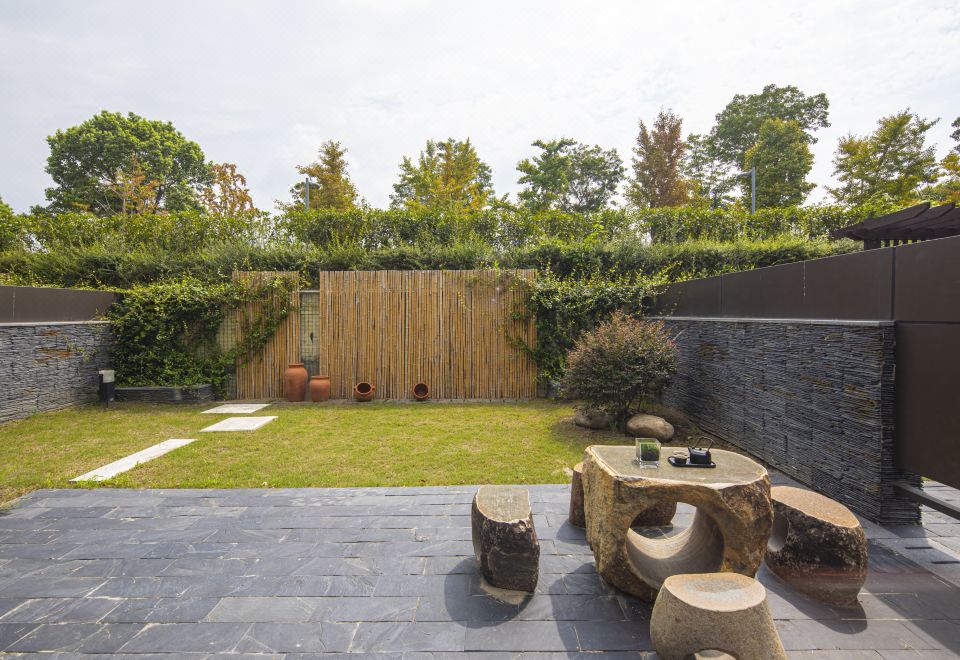 二室湖景联排独栋