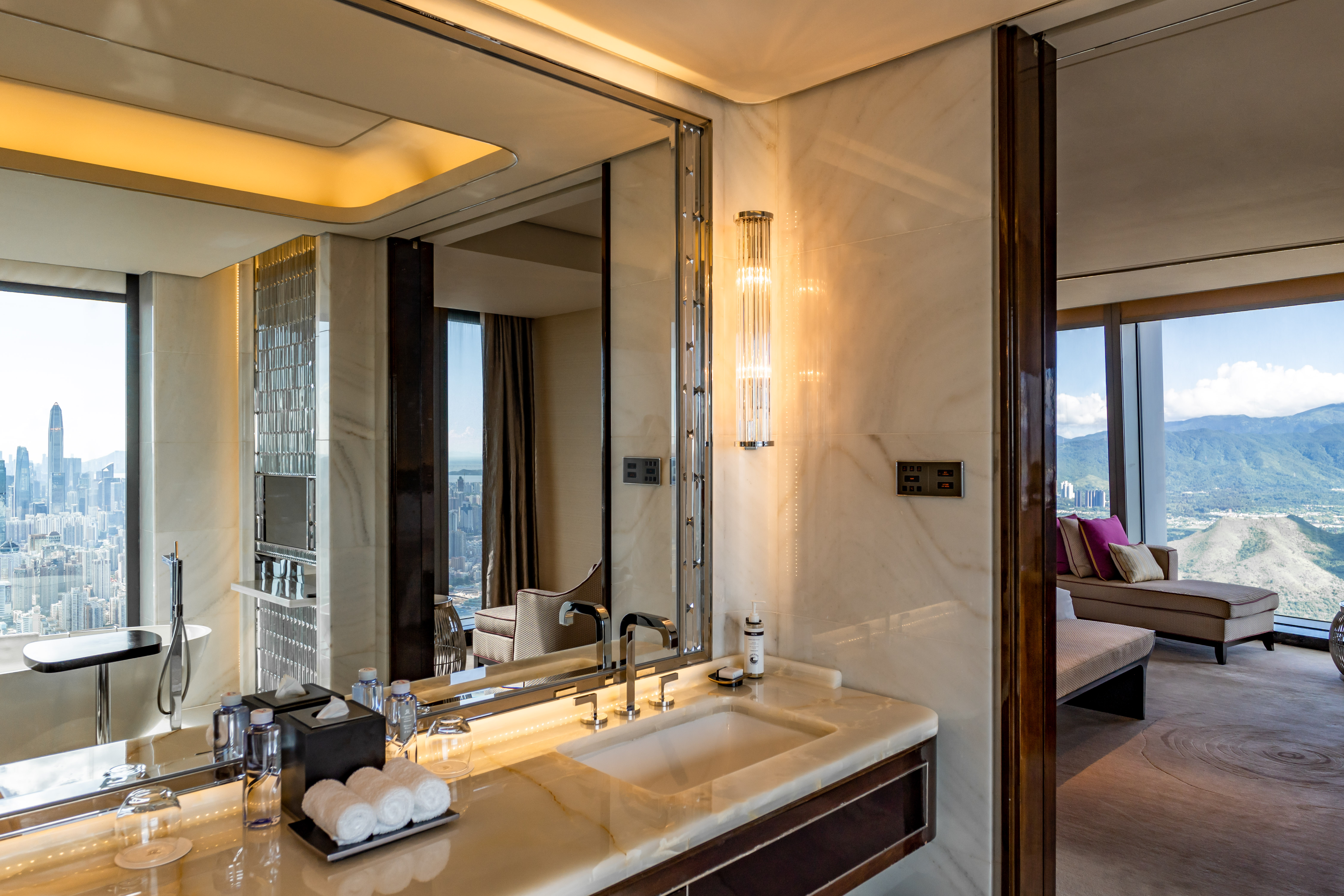 卡洛琳艾斯特套房 ?云端攬深港盛景?