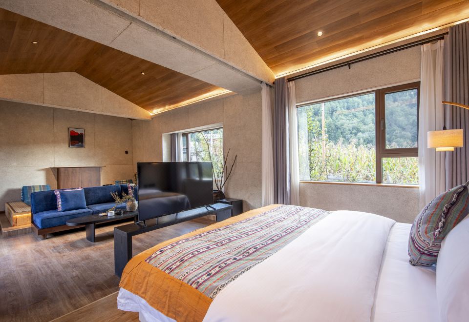 Lanping Shujiawu Township Luoguxuan Hiking HomestayPumi Ethnic Scenic Rustic Luxury Double Bed Suite