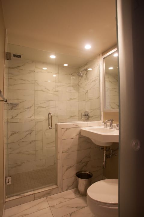 行动无障碍两张双人床房（带步入式淋浴）