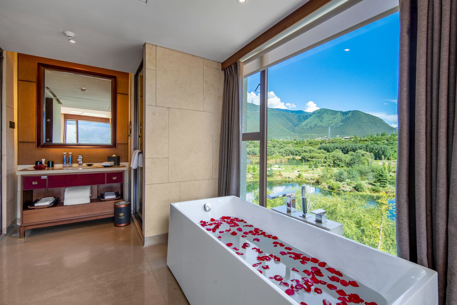 Grand House Tingyue LinzhiGuantang Panoramic Suite