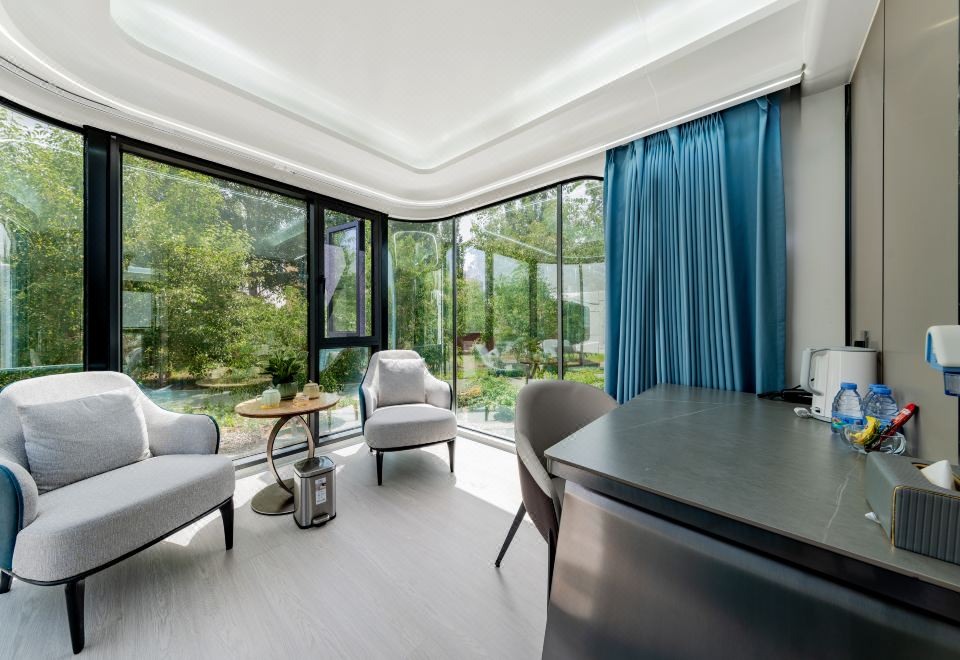 高級太空艙大床房-置身秀美園林景觀