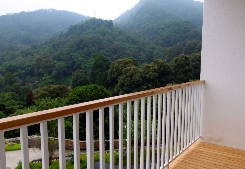 Pure Cloud Hotel Mountain View Terrace Queen Room