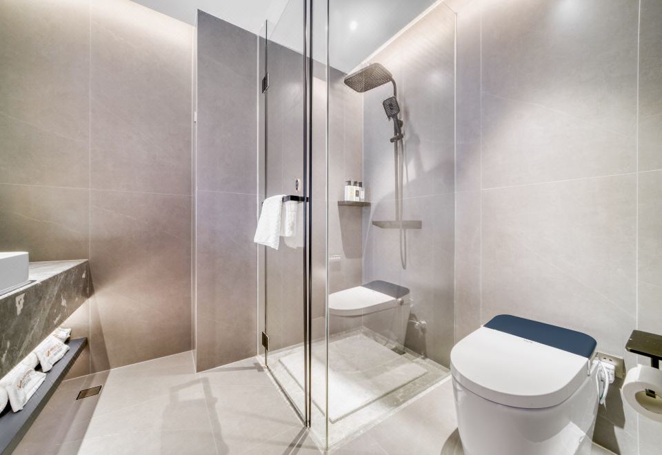 Weiyue | Light Luxury Esports Triple Suite