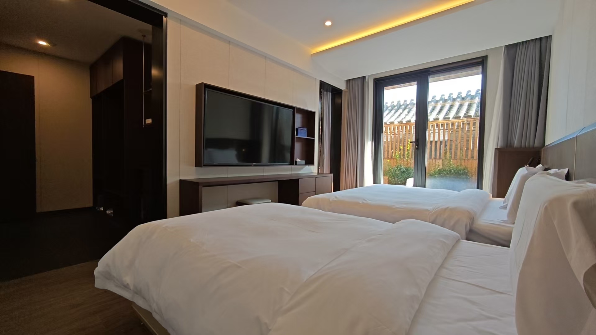 小院观景家庭房