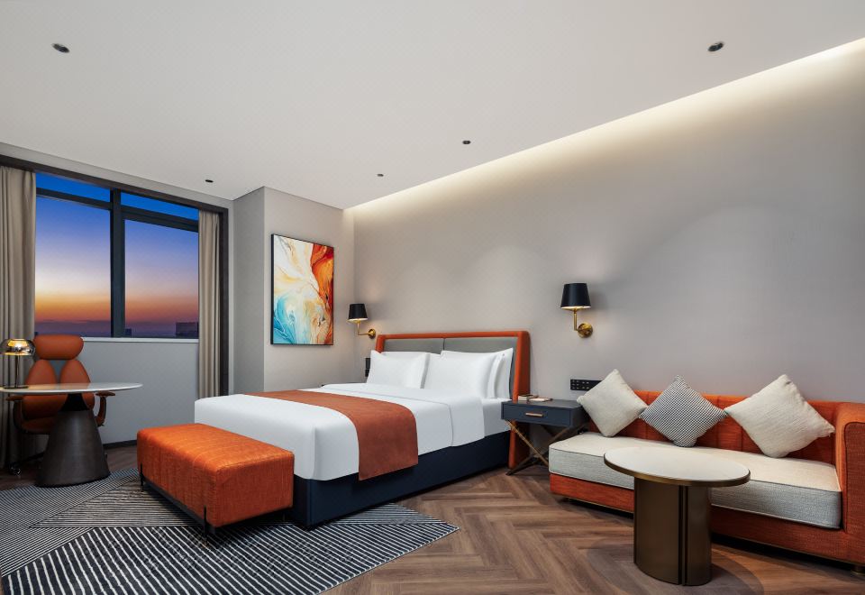 Smart Queen Room