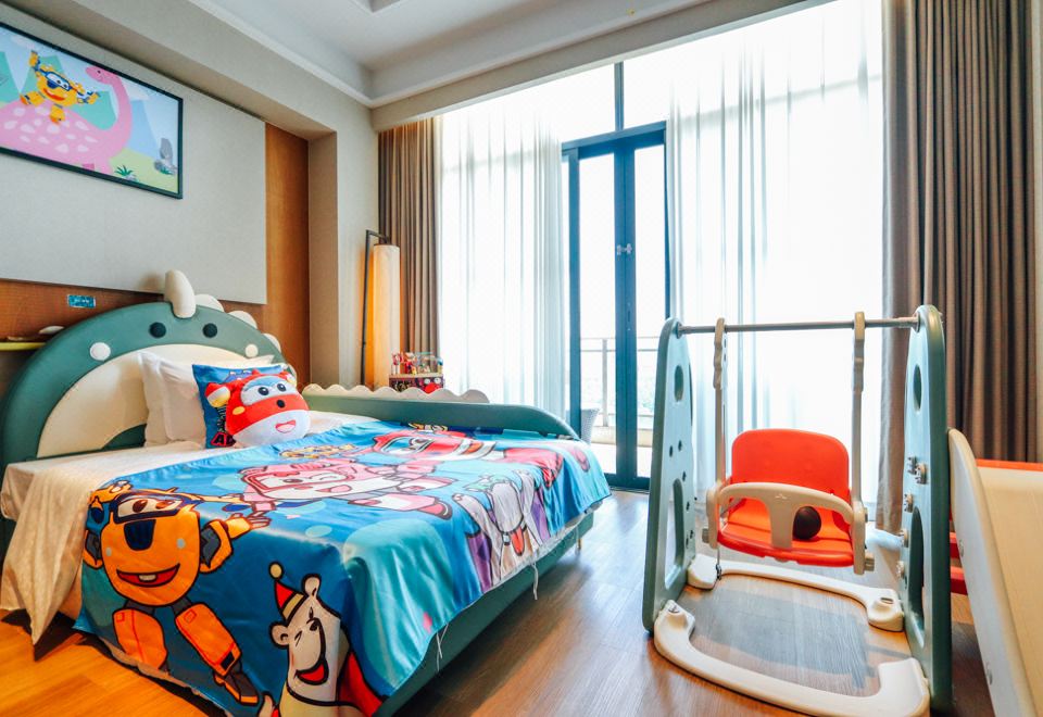 酷芽超级飞侠家庭套房（恐龙小童床+滑梯+积木墙+秋千）