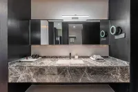 HÉONIC ART WELLNESS HOTEL & SUITES - Signature Family Suites - Cat Therapy - Aesop SPA Hôtels à : 