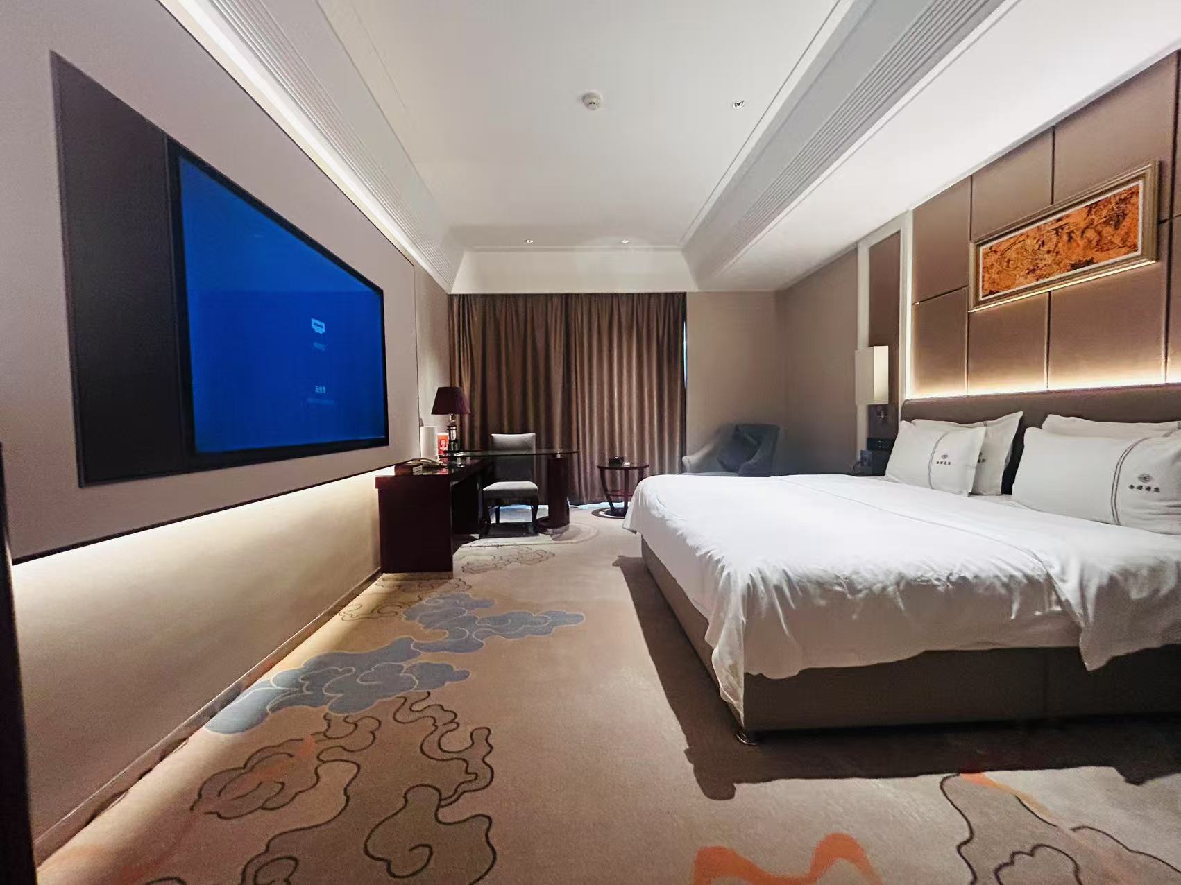 豪华大床房（智能客控+城市景观+小冰箱+加湿器）