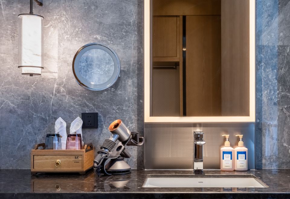 Huazhou Hotel Jianshui Ancient City ShopDeluxe Queen Room