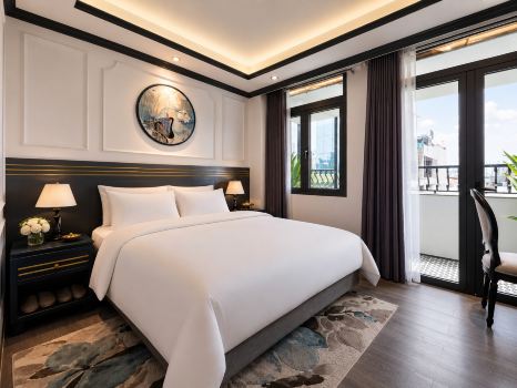 KAS Milestone Premium Hotel