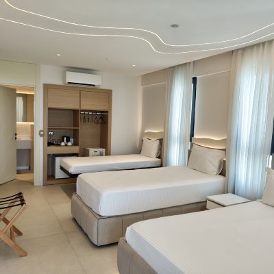 Triple Room with City View The Corner Park Hotel Promo Code