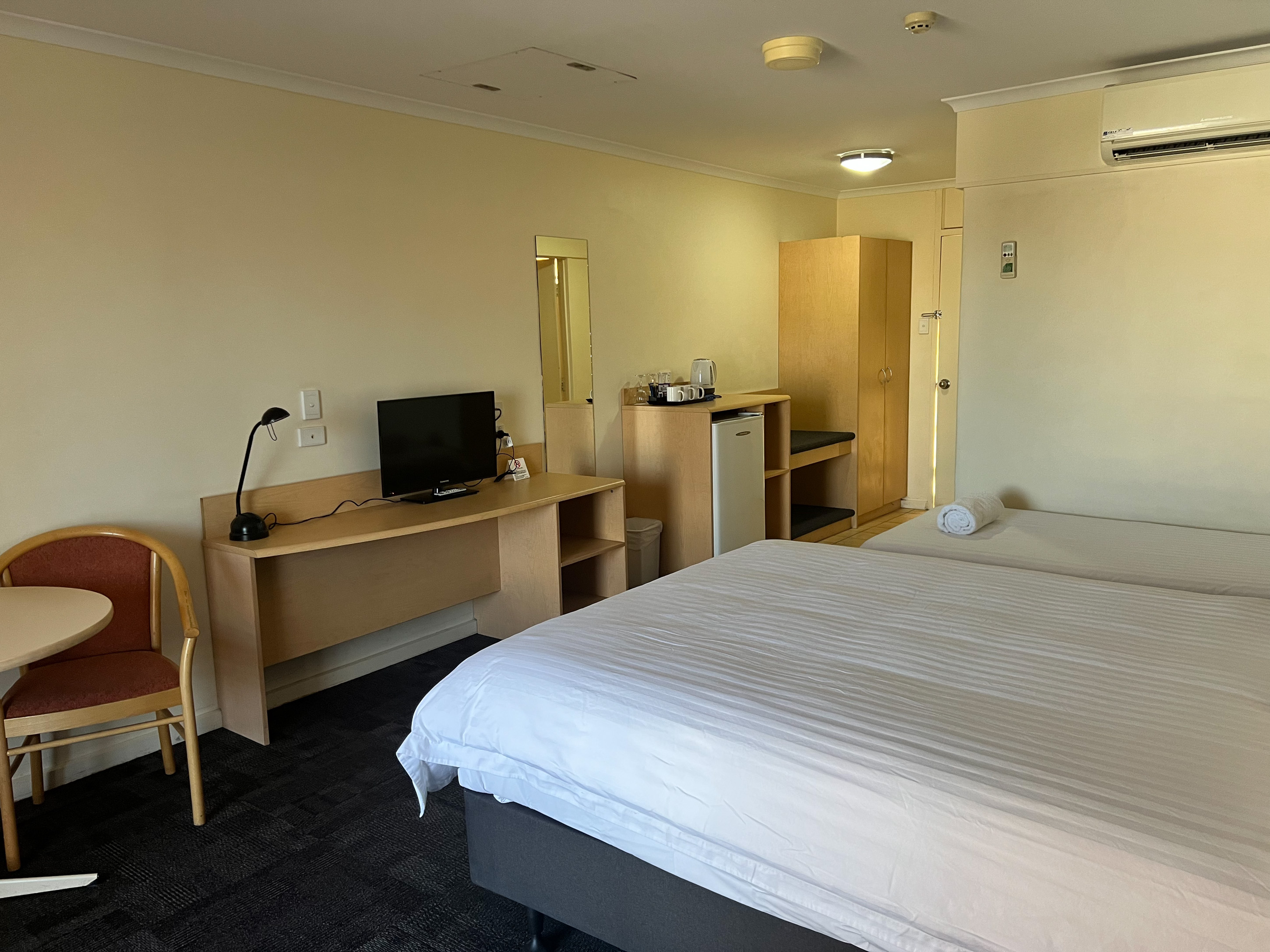 Stay at Alice Springs Hotel 標準房（大床和單人床）