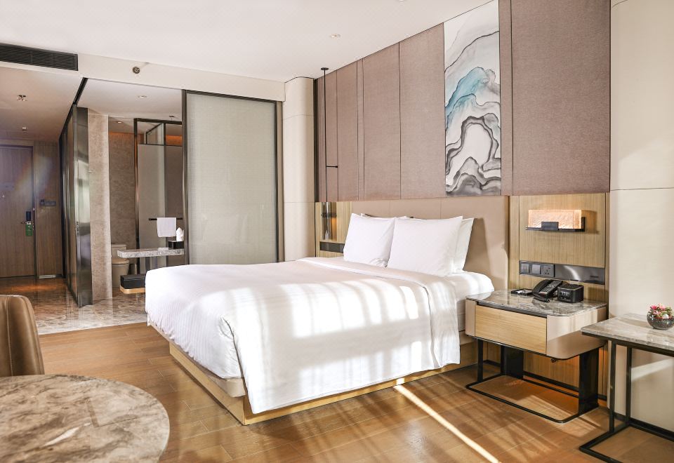 Courtyard by Marriott Shenzhen NorthwestGarden-View King Bed