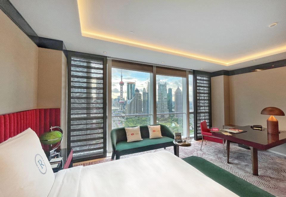 東方明珠塔景聯名尊享大床房