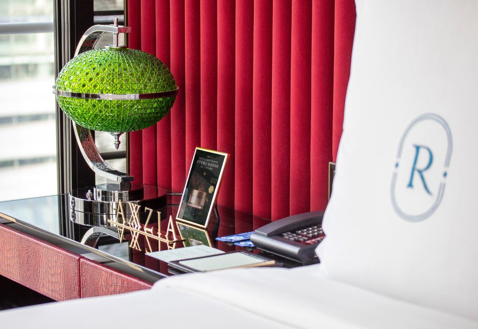 麗晶俱樂部聯名套房（東方明珠塔景）