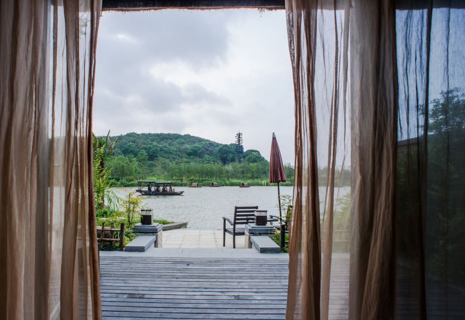 Yunshuijian Boutique Inn Lake-View Twin Room