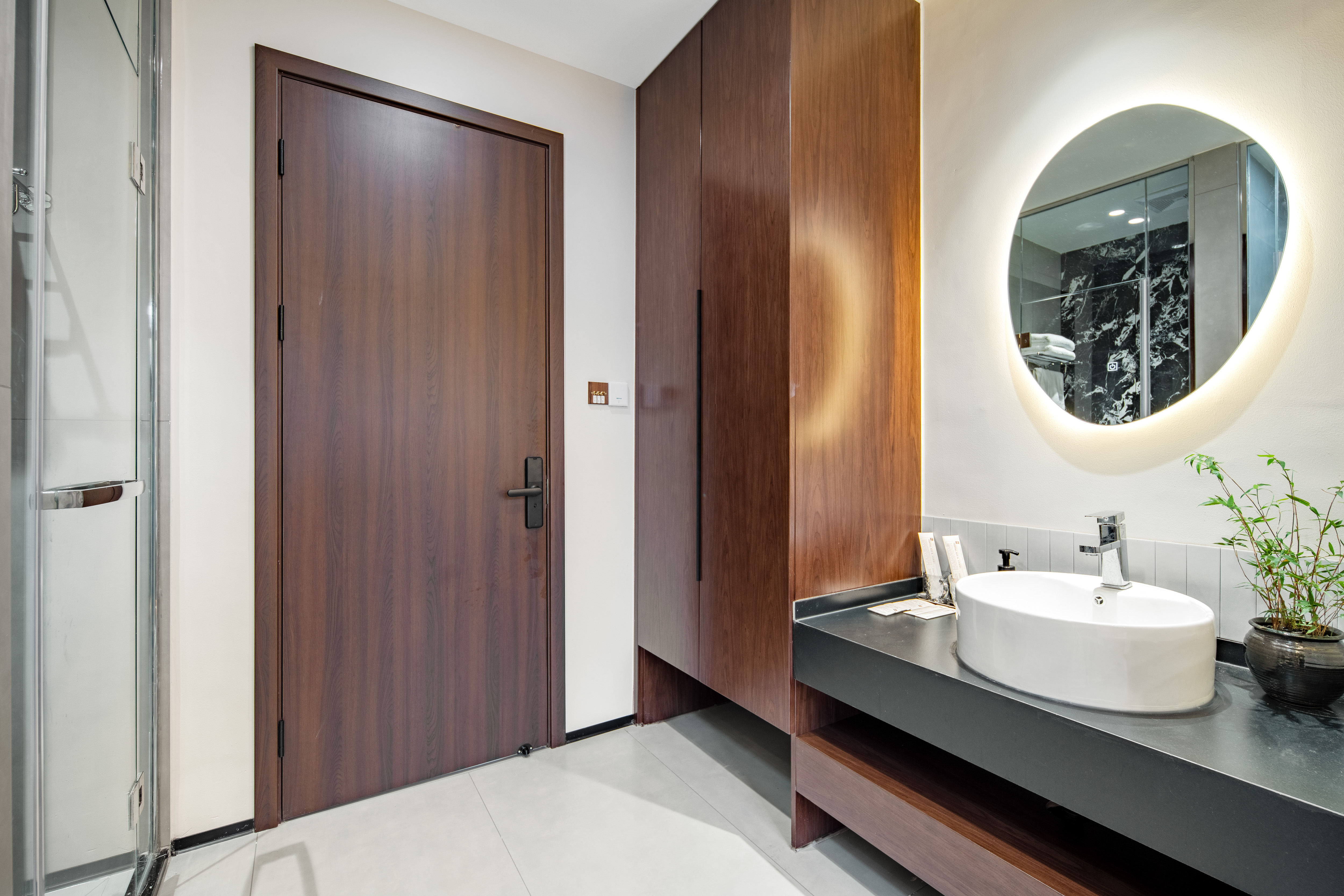 吃吃看巷-大床房