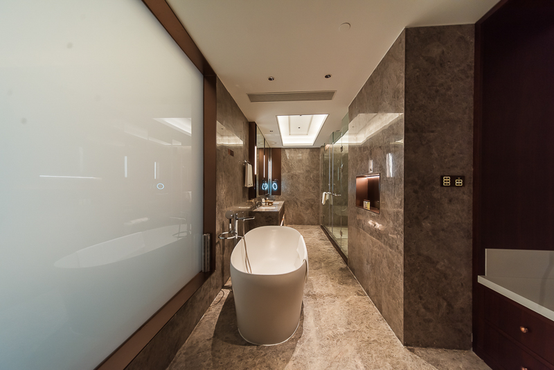 家庭套房「科勒智能马桶+舒眠零压床感」