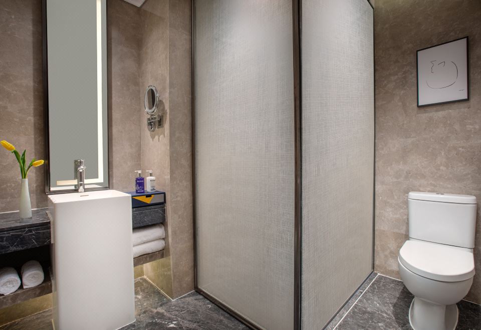 高级大床房-落地窗畔，揽景无忧