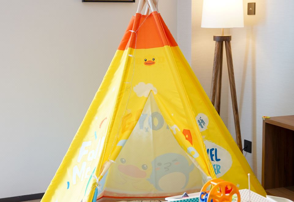 小黄鸭豪华大床房（小童游乐+Coffee机+Minibar）