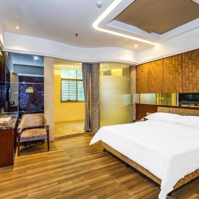 高級大床房 維也納智好飯店（東莞塘廈觀瀾湖球會店）優惠