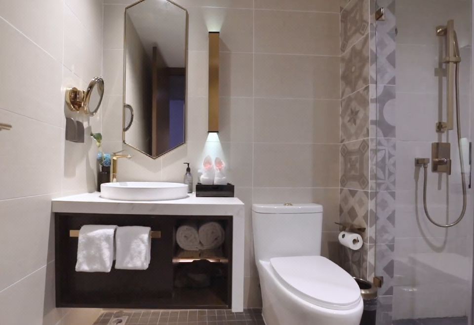 商务大床房（投屏+冰箱）