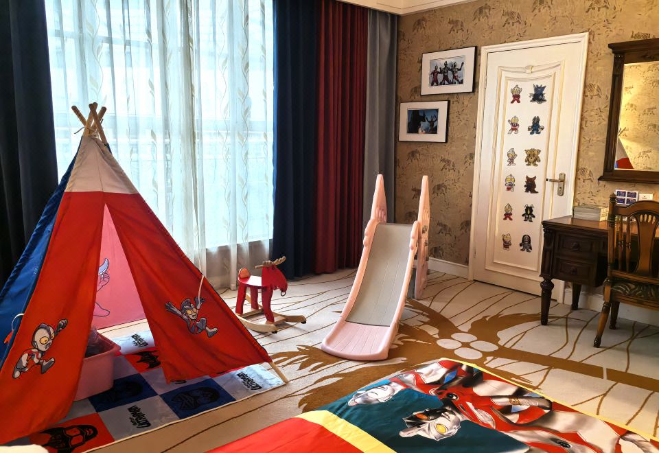 经典奥特曼主题房