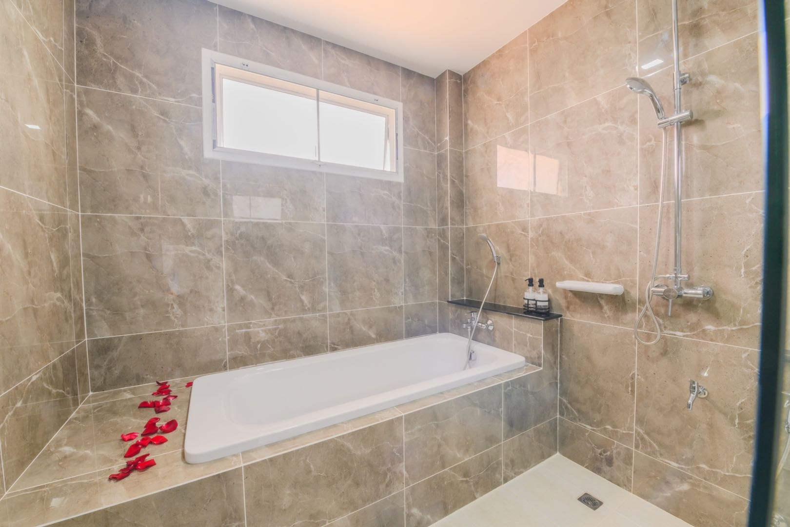 高爾夫泳池別墅 5 臥室 5 衞生間