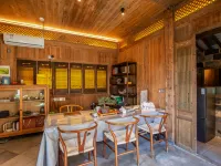 Hongcun Daiqingfang Nanhub Huizhou Ancient Style Experience Homestay Hotels in Yi County